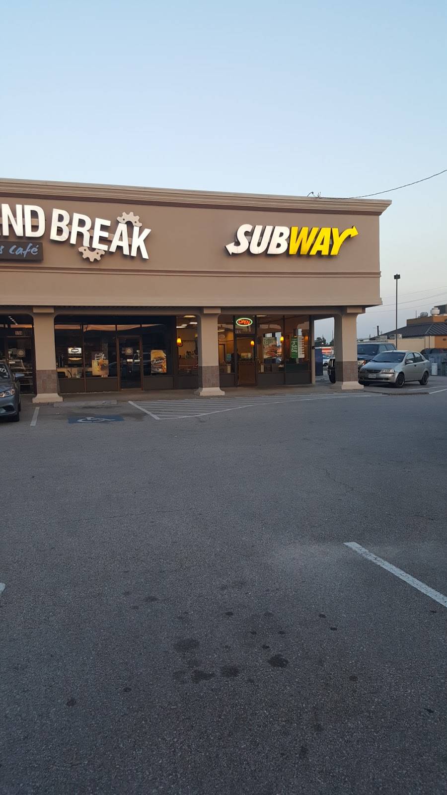 Subway Restaurants | restaurant | 112 1st St E, Humble, TX 77338, USA | 2814463933 OR +1 281-446-3933