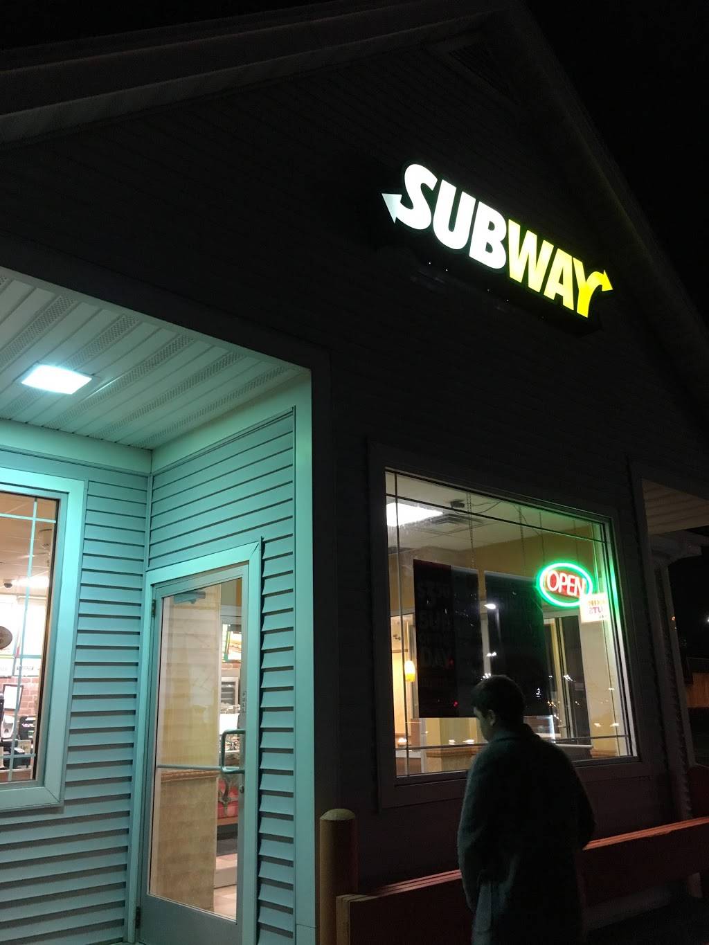 Subway | restaurant | 8770 Dell Center Dr, Liverpool, NY 13090, USA | 3156222379 OR +1 315-622-2379