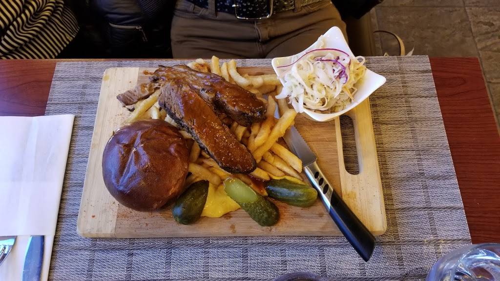 Fumoir Barril | restaurant | 2130 Boulevard des Laurentides, Laval, QC H7M 2Y6, Canada | 4502335050 OR +1 450-233-5050