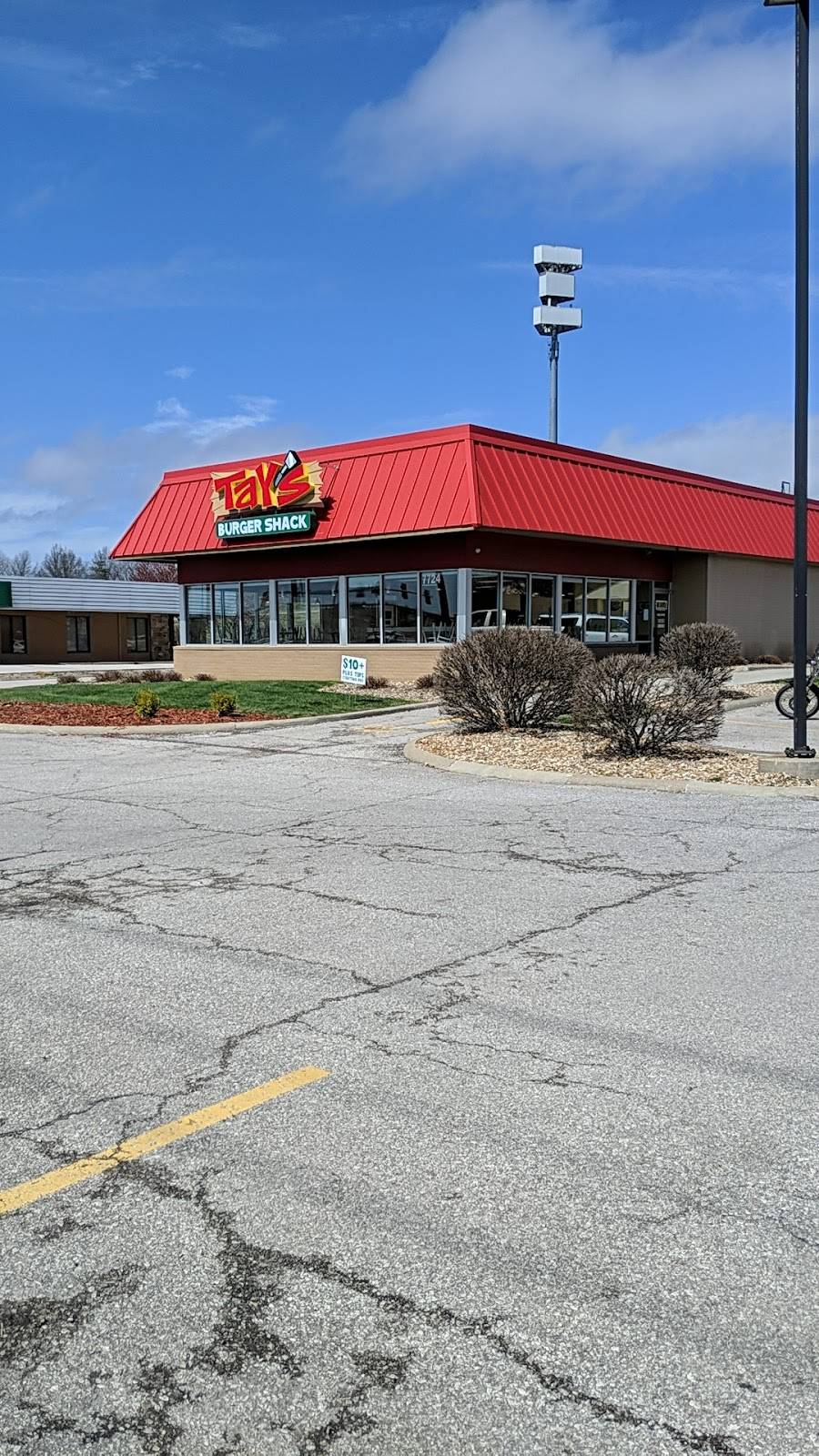 Tays Burger Shack | restaurant | 7724 151st St, Overland Park, KS 66223, USA | 9136028360 OR +1 913-602-8360