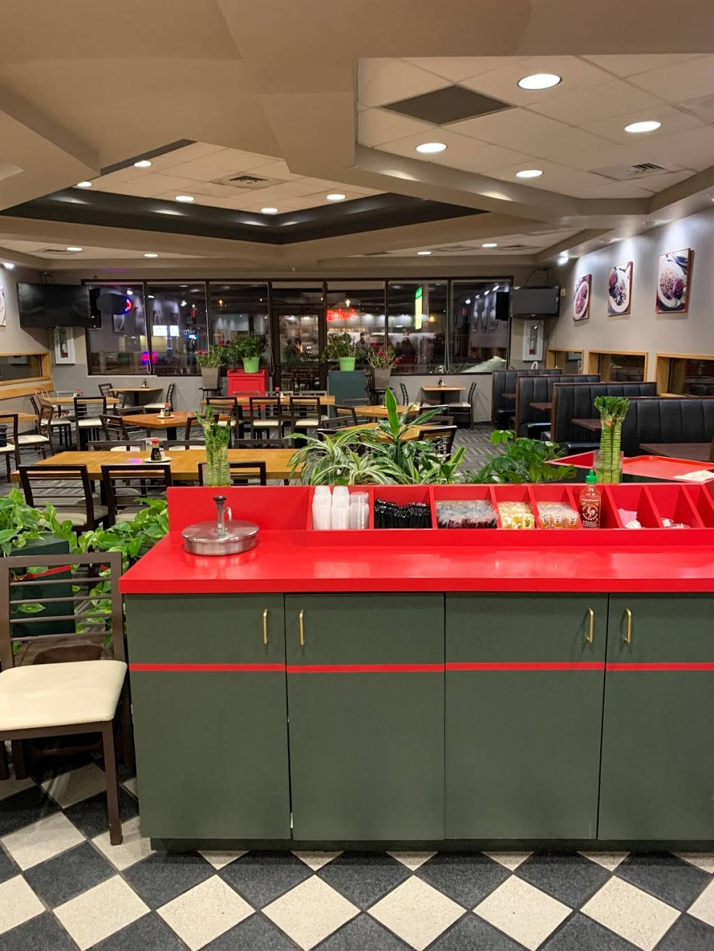 Imperial Palace Express | restaurant | 810 Galvin Rd S, Bellevue, NE 68005, USA | 4022937878 OR +1 402-293-7878