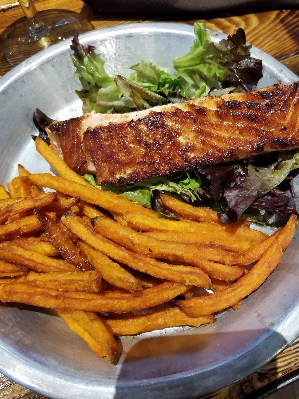 Collies Sports Bar & Grill | restaurant | 738 Main St, Park City, UT 84060, USA | 4356490888 OR +1 435-649-0888