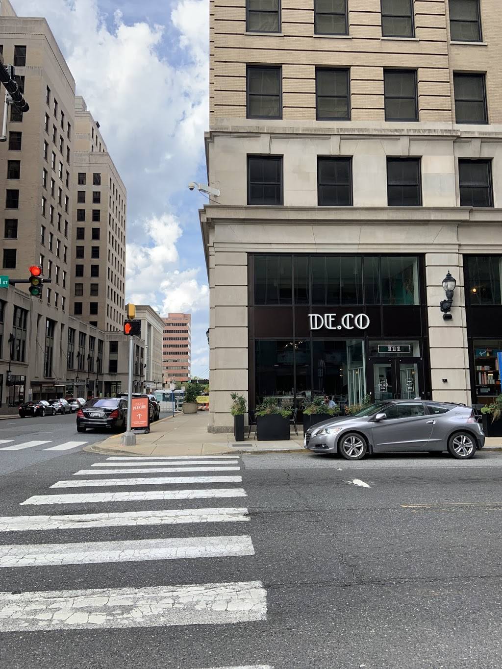 Phubs - DECO | restaurant | 111 W 10th St, Wilmington, DE 19801, USA | 3023004960 OR +1 302-300-4960