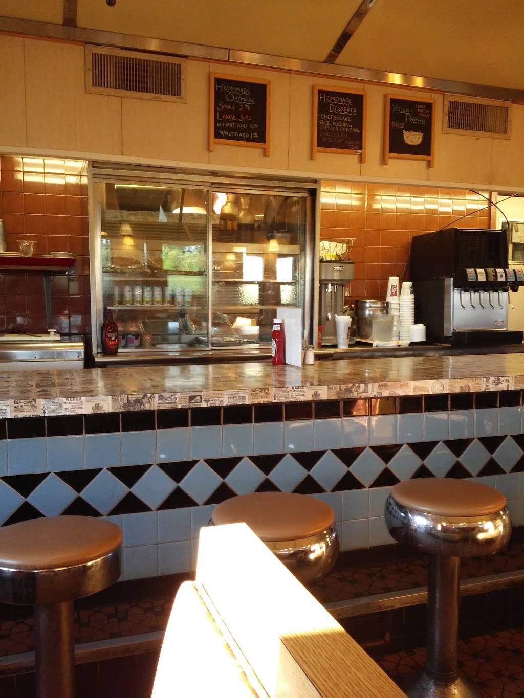 Olympos Diner | restaurant | 1130 E Main St, Meriden, CT 06450, USA | 2032355636 OR +1 203-235-5636