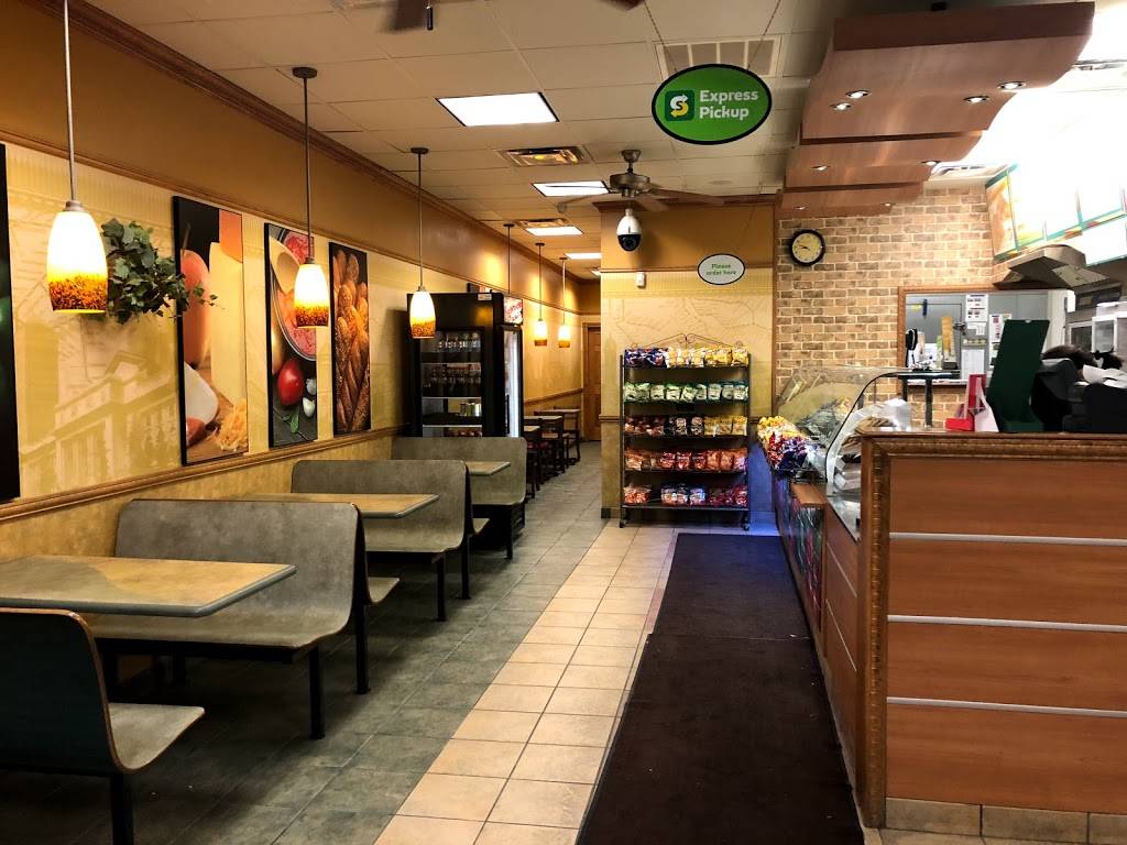Subway Restaurants | restaurant | 35171 Grand River Ave, Farmington, MI 48335, USA | 2484717827 OR +1 248-471-7827