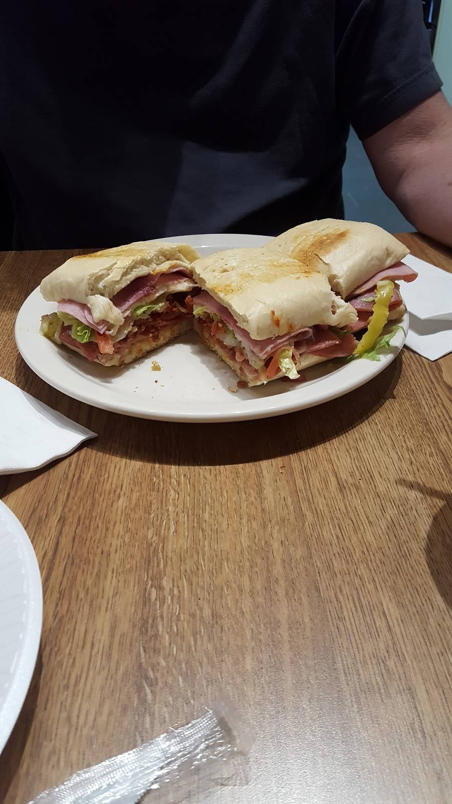 Arnis Crawfordsville | restaurant | 114 W Wabash Ave, Crawfordsville, IN 47933, USA | 7653622764 OR +1 765-362-2764