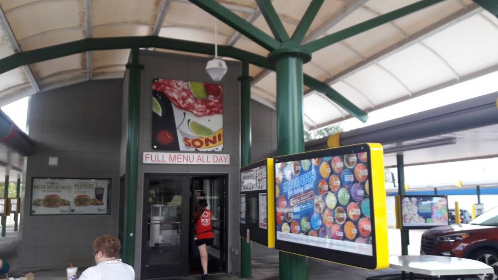 Subway Restaurants | restaurant | 102 E Hundley Dr, Lake Dallas, TX 75065, USA | 9404973484 OR +1 940-497-3484