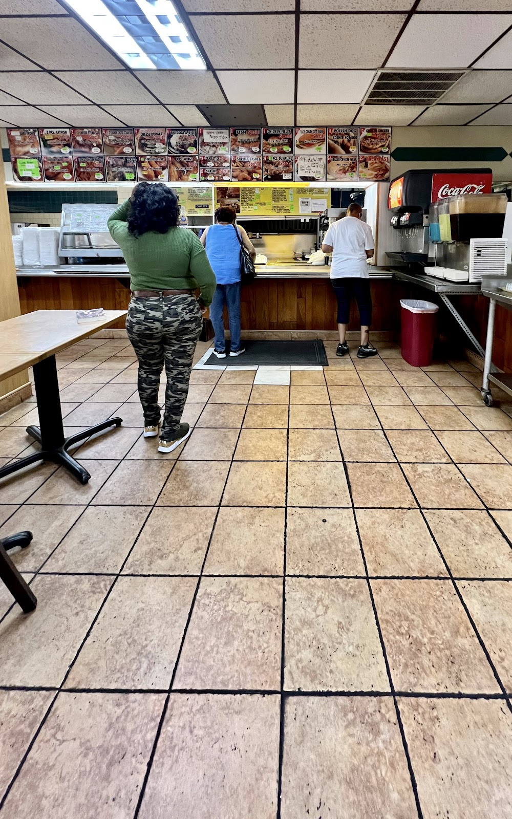 Royal Restaurant | restaurant | 206 E Lexington St, Baltimore, MD 21202, USA | 4107275757 OR +1 410-727-5757