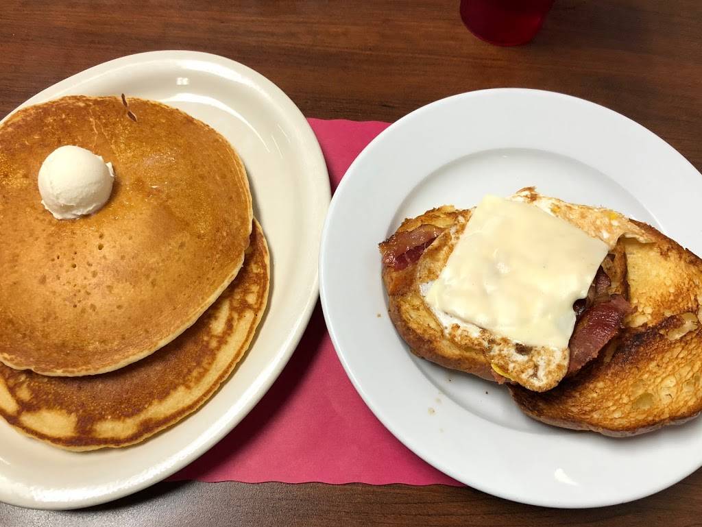 DeAvilas Restaurant & Catering | restaurant | 371 Weir St, Taunton, MA 02780, USA | 5088232047 OR +1 508-823-2047