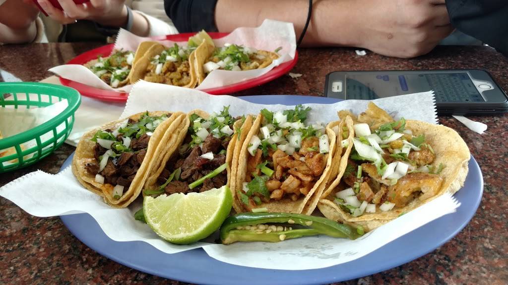Taco El Jalisciense | restaurant | 2859 W Chicago Ave, Chicago, IL 60622, USA | 7732352859 OR +1 773-235-2859