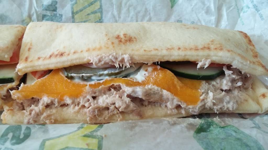 Subway Restaurants | restaurant | 1360 Eastlake Pkwy, Chula Vista, CA 91915, USA | 6194219900 OR +1 619-421-9900