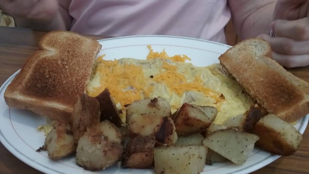 Jeannies Place | restaurant | 209 E Gottsche Ave, Eustis, FL 32726, USA | 3523570027 OR +1 352-357-0027