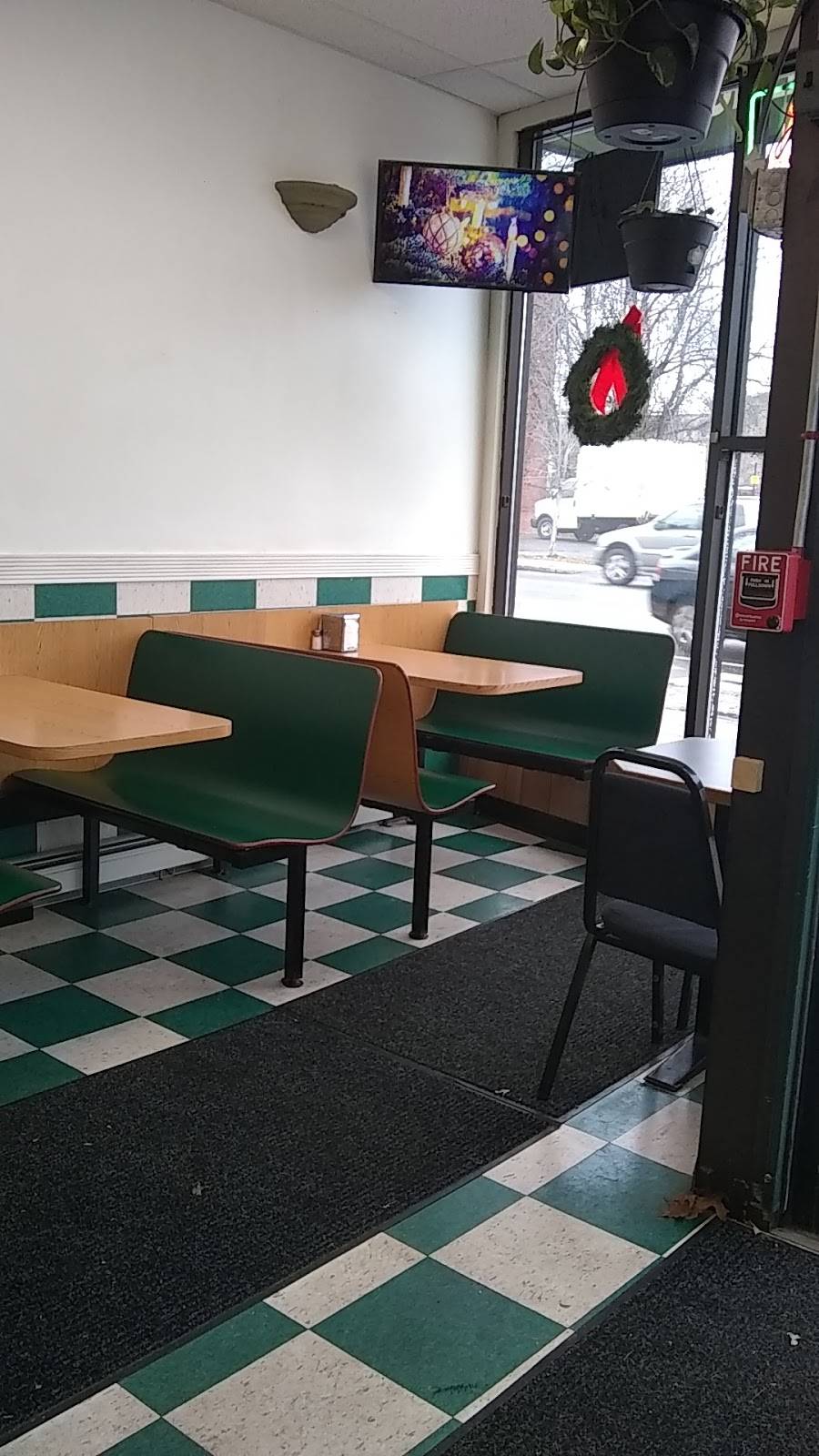 The Pizza Place | restaurant | 2 Lafayette Square, Haverhill, MA 01832, USA | 9785560606 OR +1 978-556-0606