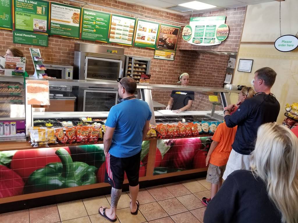 Subway Restaurants | restaurant | 100-1 Gateway Cir, Jacksonville, FL 32259, USA | 9048199980 OR +1 904-819-9980
