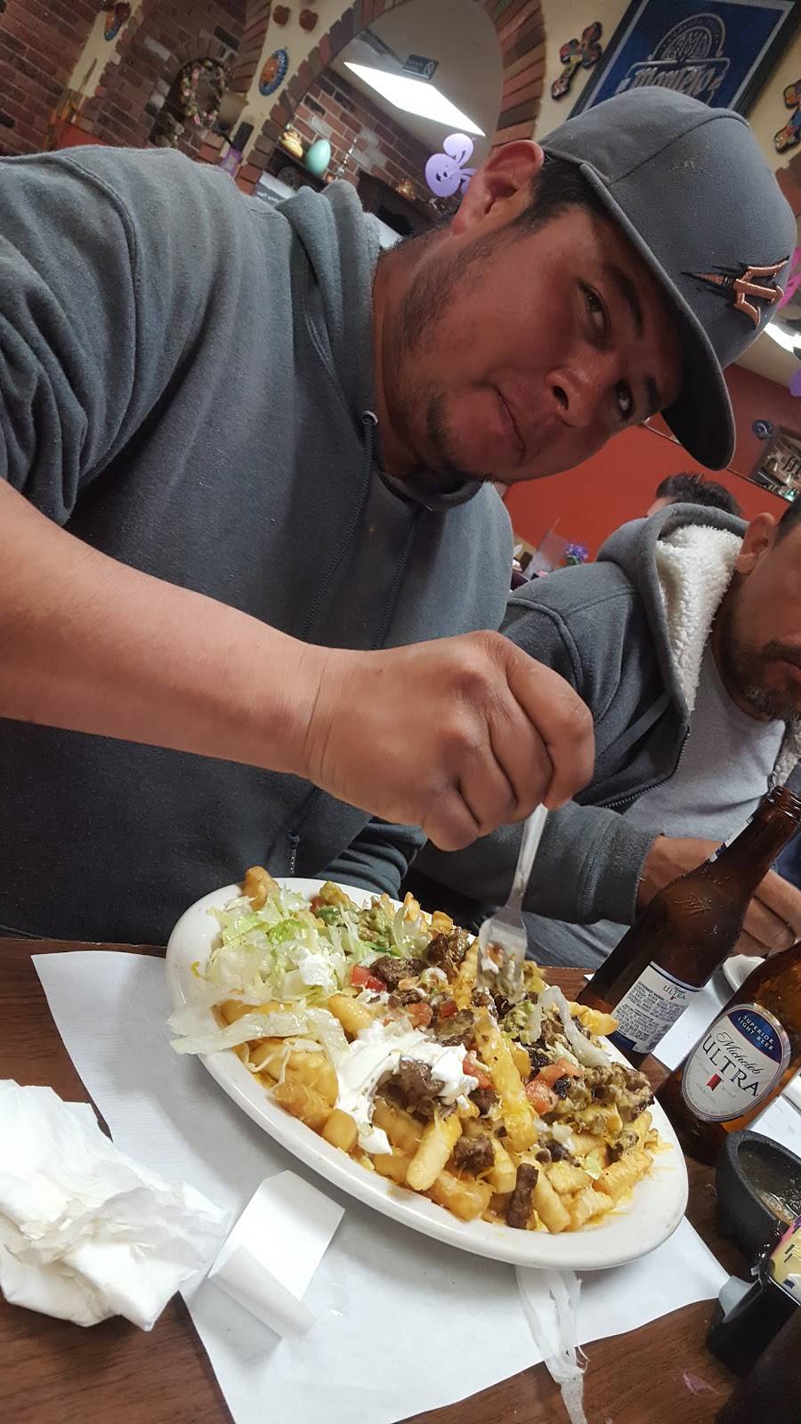 Las Cazuelas Mexican & Seafood Restaurant | restaurant | 16551 N Dysart Rd, Surprise, AZ 85378, USA | 6239771702 OR +1 623-977-1702