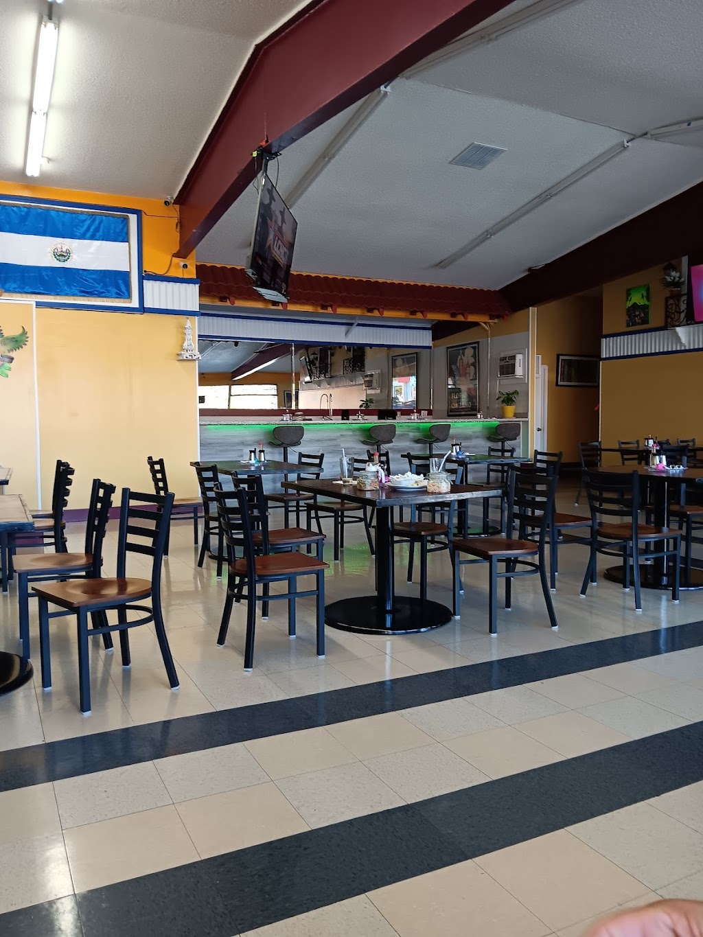 Nostalgia Salvadorena | restaurant | 22658 Vermont St, Hayward, CA 94541, USA | 5102745120 OR +1 510-274-5120