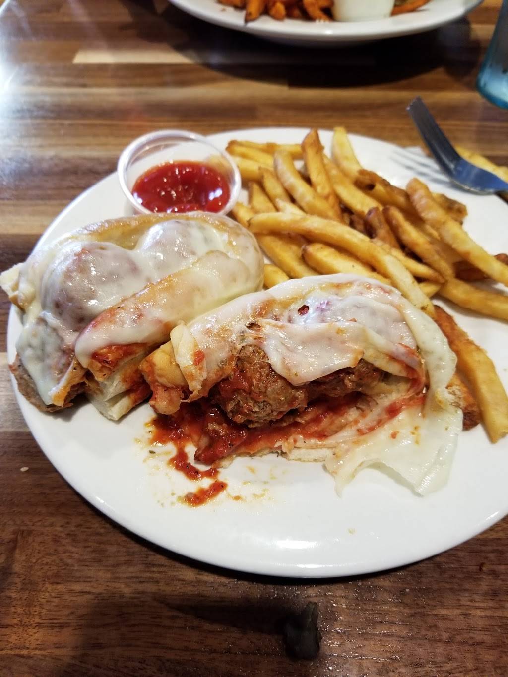 Oggis Sports|Brewhouse|Pizza | restaurant | 1173 E 19th St, Upland, CA 91784, USA | 9099498868 OR +1 909-949-8868