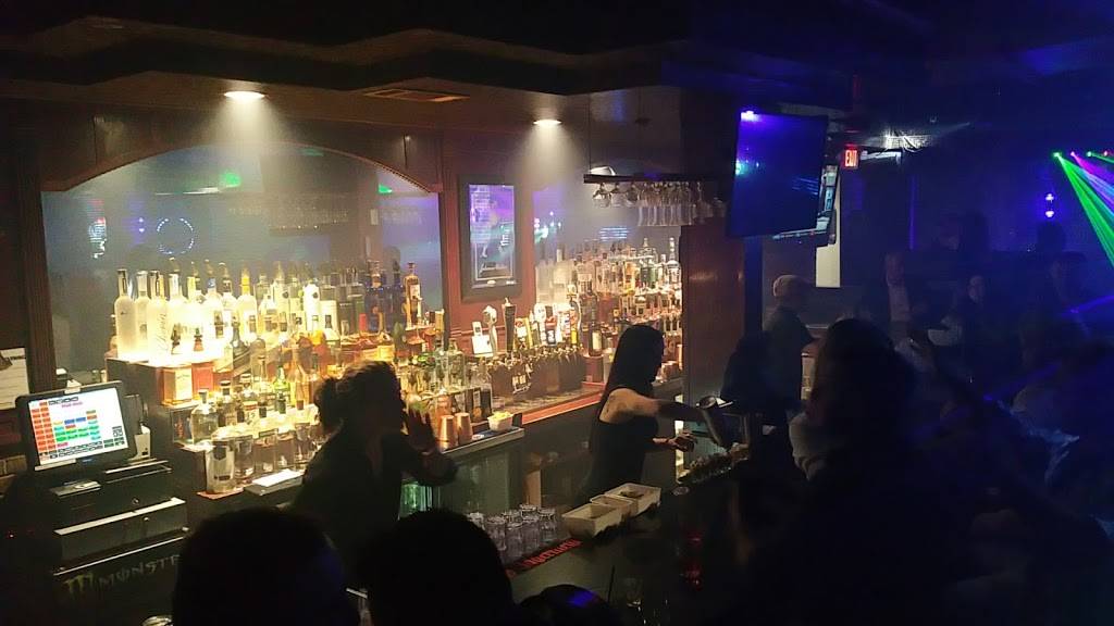 Avalon Food & Spirits | restaurant | 10307 S Roberts Rd, Palos Hills, IL 60465, USA | 7082336400 OR +1 708-233-6400