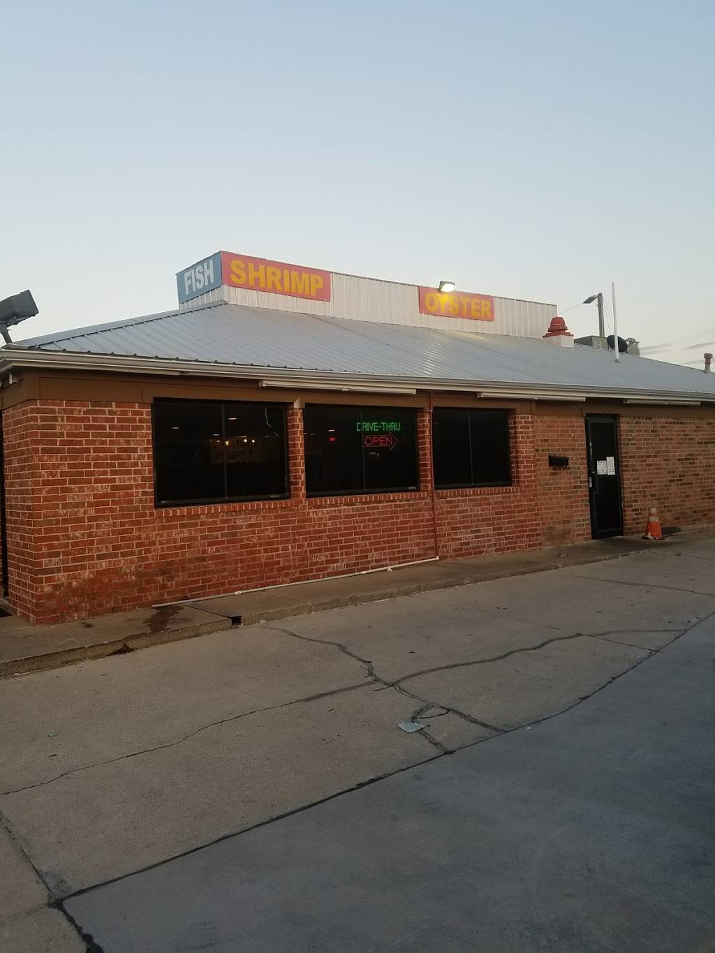 Dan’s Seafood & Chicken | restaurant | 3801 Altamesa Blvd, Fort Worth, TX 76133, USA | 8174238155 OR +1 817-423-8155