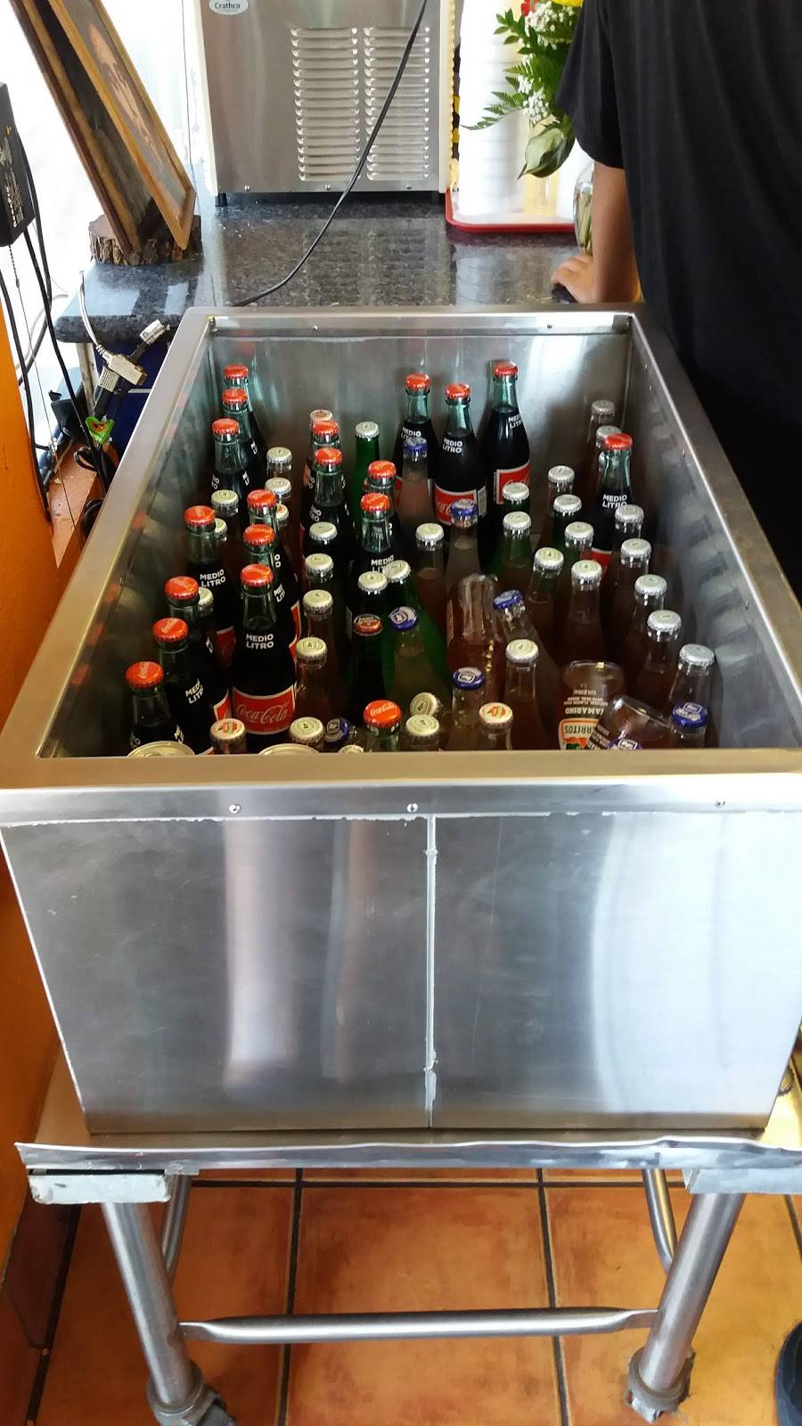 La Torta Del Medio Dia | restaurant | 219 E 3rd St, Corona, CA 92879, USA | 9517345200 OR +1 951-734-5200