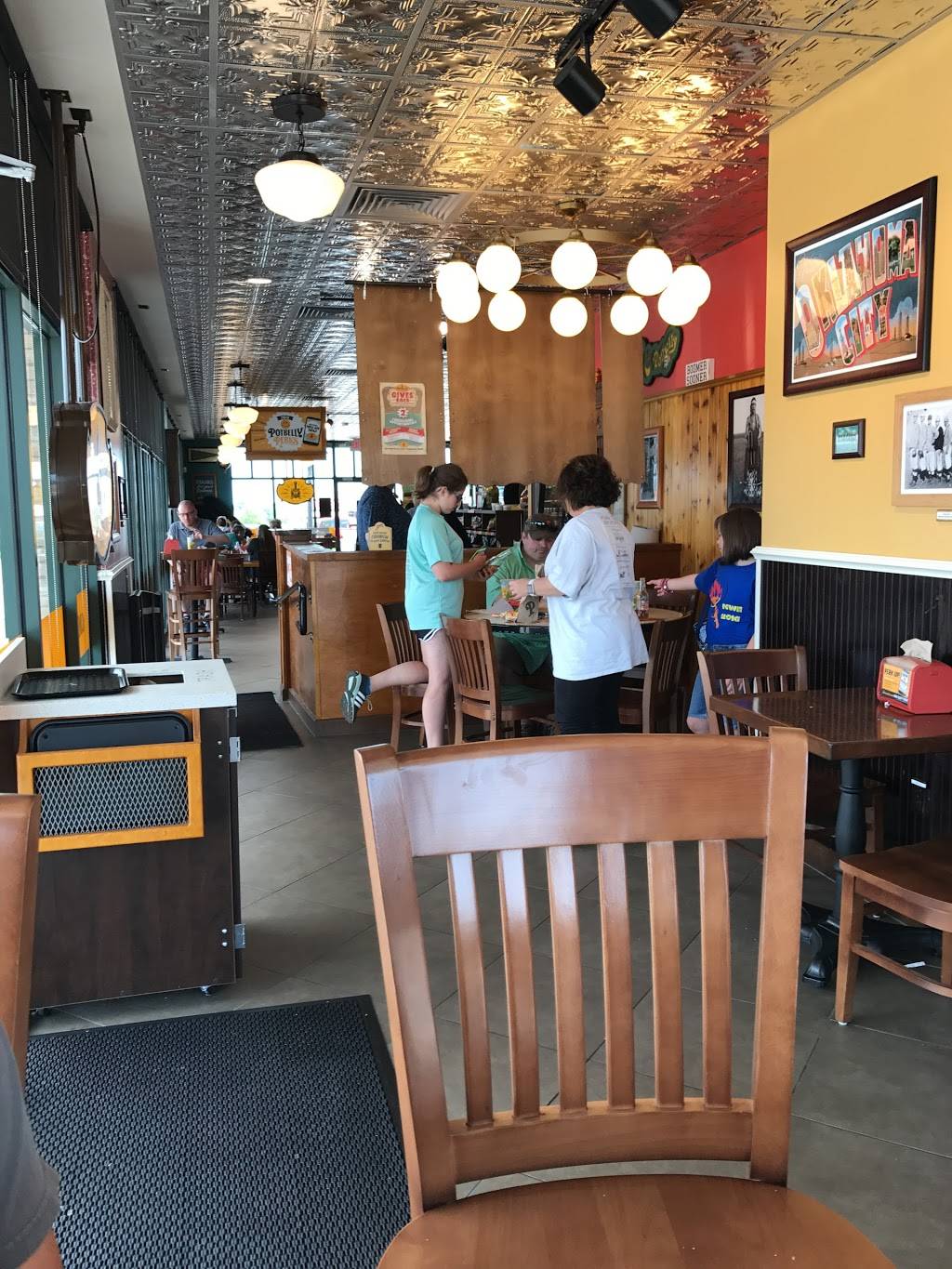 Potbelly Sandwich Shop | restaurant | 8500 N Rockwell Ave Ste A, Oklahoma City, OK 73132, USA | 4057925112 OR +1 405-792-5112