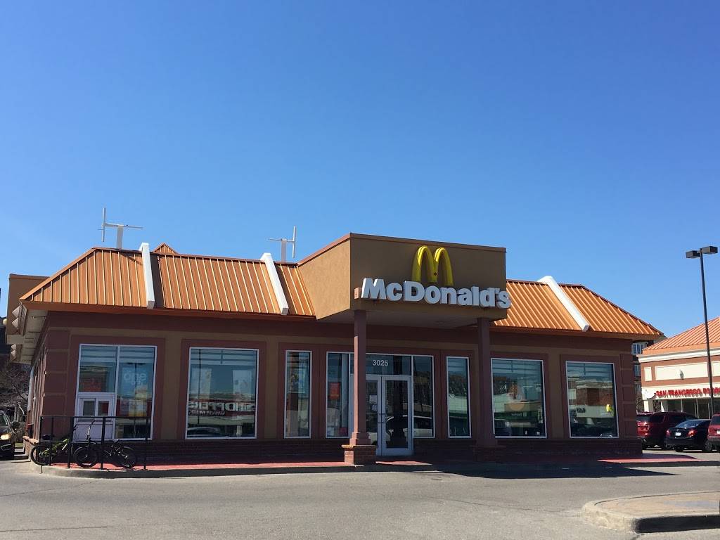 McDonalds | cafe | 3025 Clayhill Rd, Mississauga, ON L5B 4J3, Canada | 9052799190 OR +1 905-279-9190