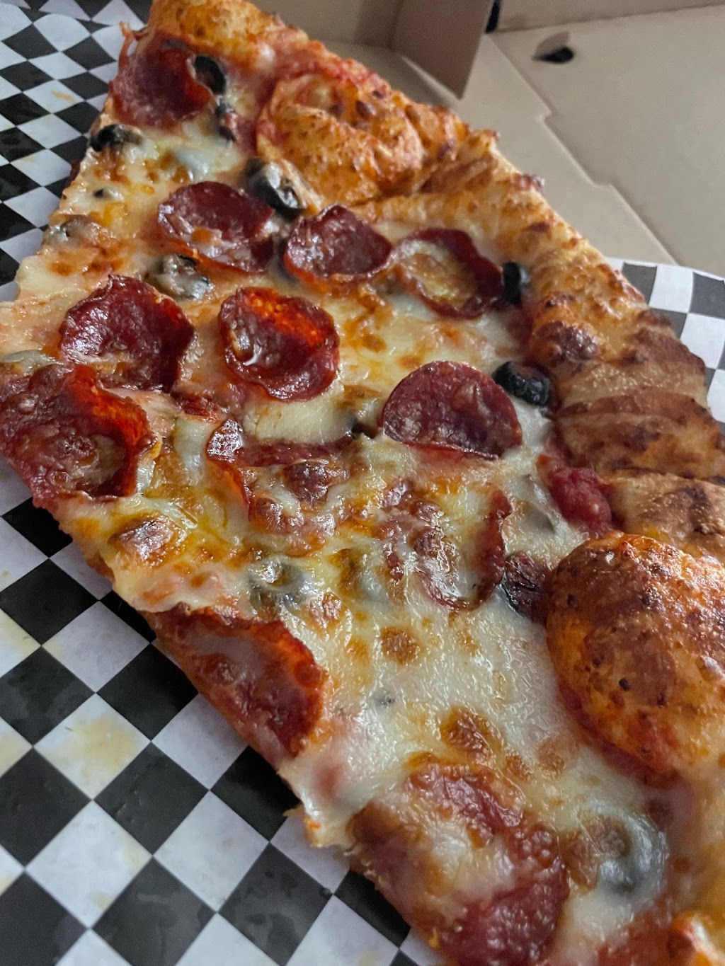 YO! Pizza & Fries | meal takeaway | 2526 Rice St, Little Canada, MN 55113, USA | 6124474121 OR +1 612-447-4121