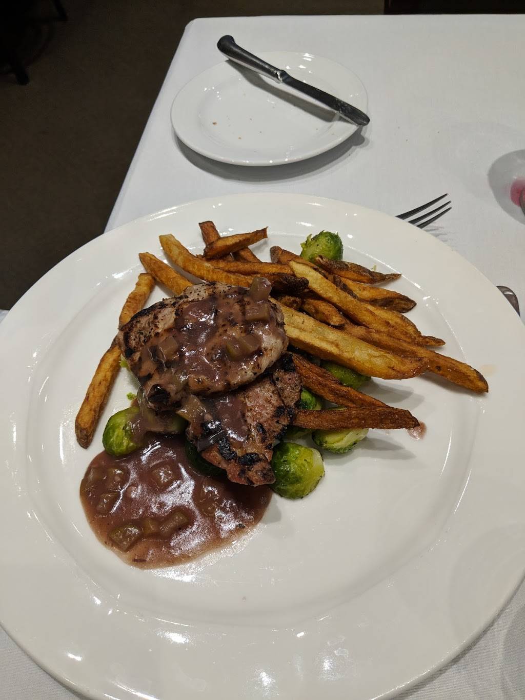 Georgian Dining Room | restaurant | 1 Georgian Dr, Barrie, ON L4M 3X9, Canada | 7057225142 OR +1 705-722-5142