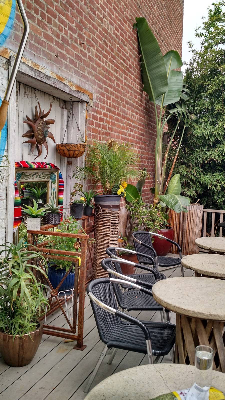El Patio | restaurant | 2056 San Pablo Ave, Berkeley, CA 94702, USA | 5105482222 OR +1 510-548-2222