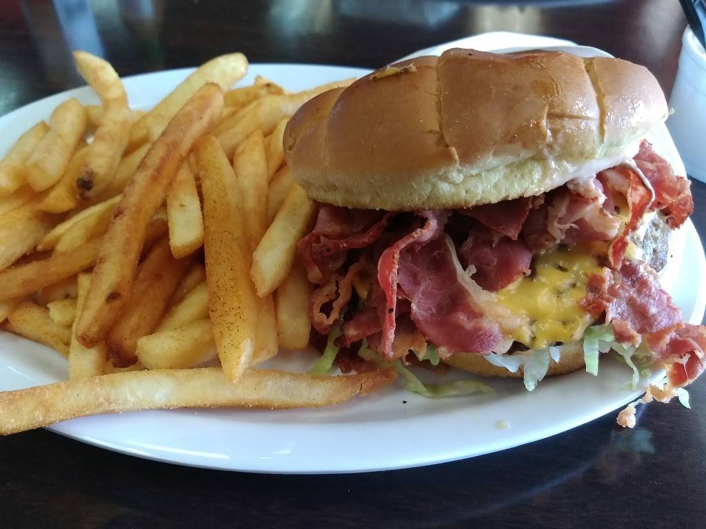 Fabulous Burgers | restaurant | 3004 Airport Dr, Bakersfield, CA 93308, USA | 6613999209 OR +1 661-399-9209