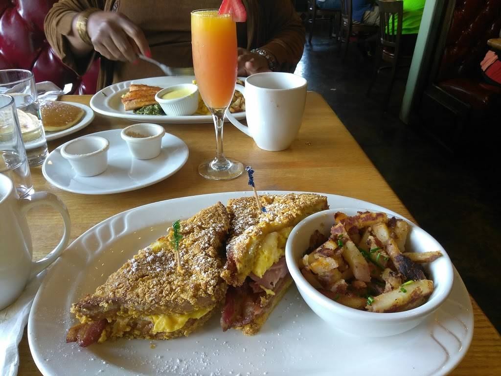 Mad Rooster Cafe | cafe | 4401 W Greenfield Ave, Milwaukee, WI 53214, USA | 4142319120 OR +1 414-231-9120