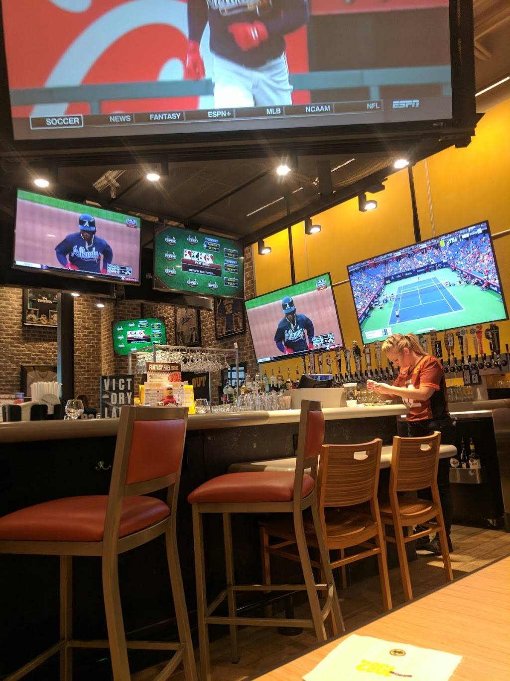 Buffalo Wild Wings | meal takeaway | 3316 Coffee Rd, Bakersfield, CA 93308, USA | 6615873830 OR +1 661-587-3830