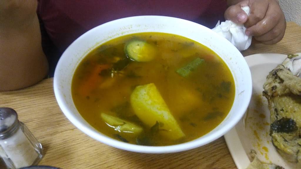 Un Rincon Centro Americano | restaurant | 13576 Harbor Blvd B3, Garden Grove, CA 92843, USA | 7145373828 OR +1 714-537-3828