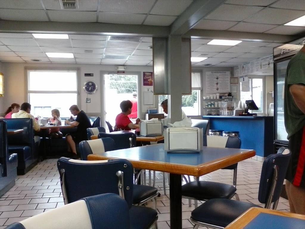 White Cottage | restaurant | 102 Lebanon Ave, Belleville, IL 62220, USA | 6182341120 OR +1 618-234-1120