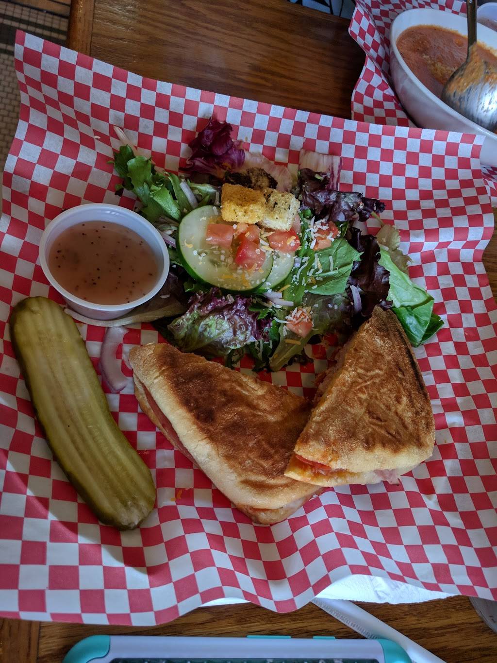 Schiraz | restaurant | 27 S Central Park, Jacksonville, IL 62650, USA | 2172430550 OR +1 217-243-0550