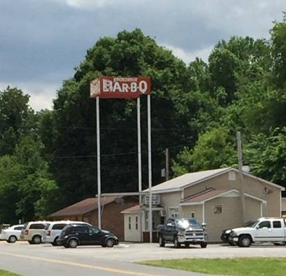 Smoke House Restaurant | restaurant | 906 Red Bud Ln, Fulton, KY 42041, USA | 2704722333 OR +1 270-472-2333