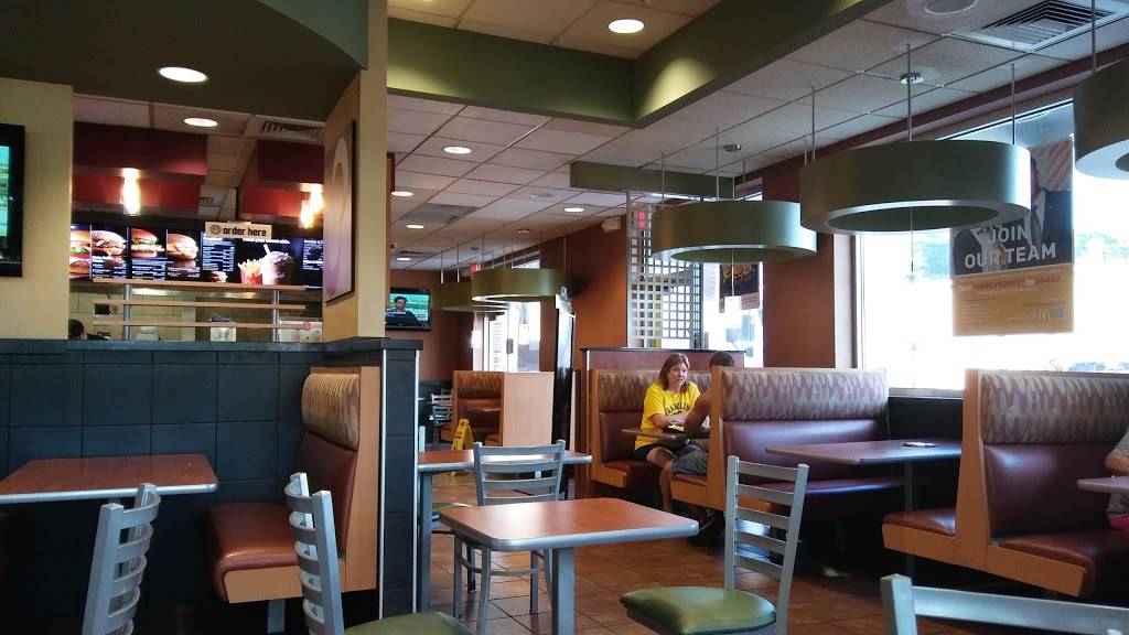 McDonalds | cafe | 664 E W Main St, Franklin, NC 28734, USA | 8283690730 OR +1 828-369-0730
