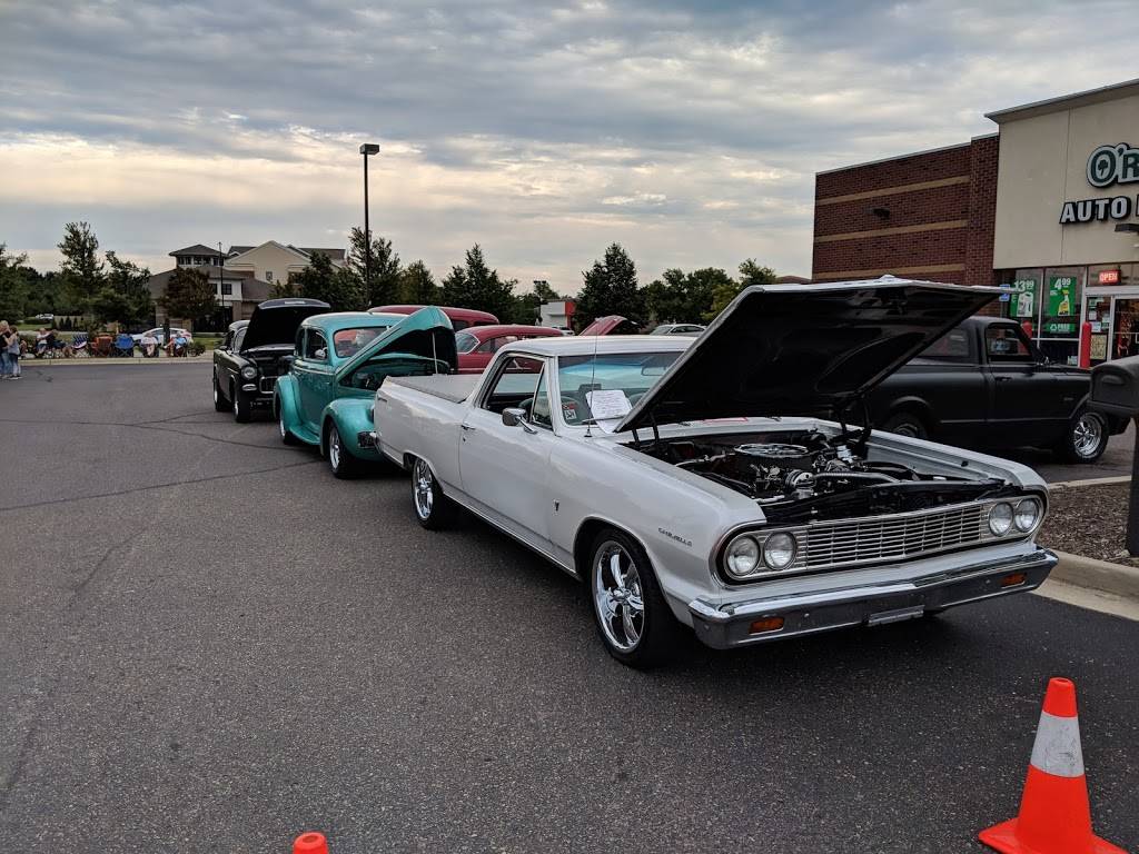 Fenton Village Marketplace | shopping mall | 15010-15110 Silver Pkwy, Fenton, MI 48430, USA | 5136861600 OR +1 513-686-1600