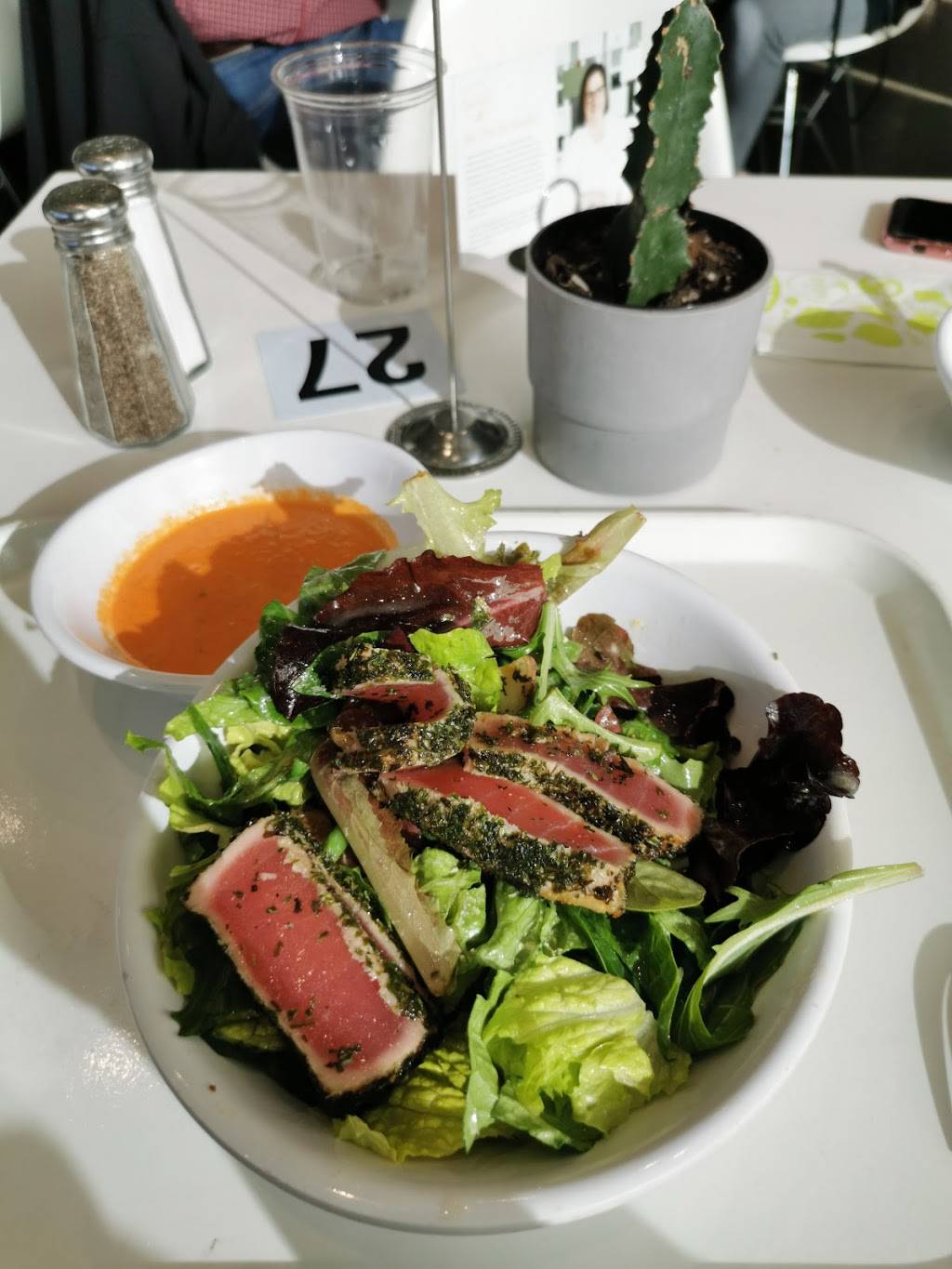 The Mixx | restaurant | 4855 Main St, Kansas City, MO 64112, USA | 8167562300 OR +1 816-756-2300