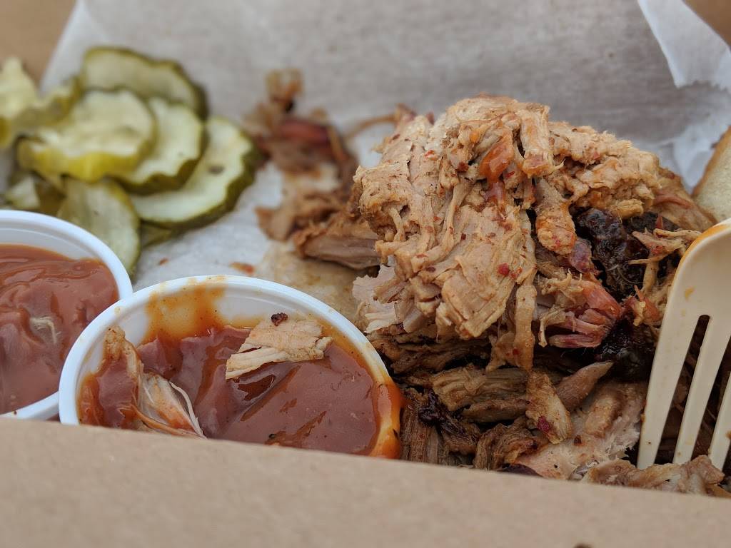 Two Scotts Barbecue | restaurant | 536 Leonard St NW, Grand Rapids, MI 49504, USA | 6166086756 OR +1 616-608-6756