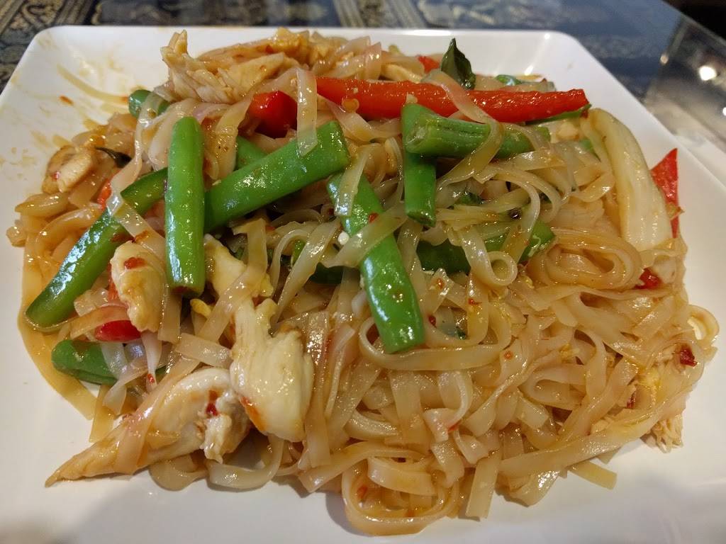 Tuptim Thai Restaurant | restaurant | 450 Mulock Dr, Newmarket, ON L3Y 9B8, Canada | 9058983599 OR +1 905-898-3599