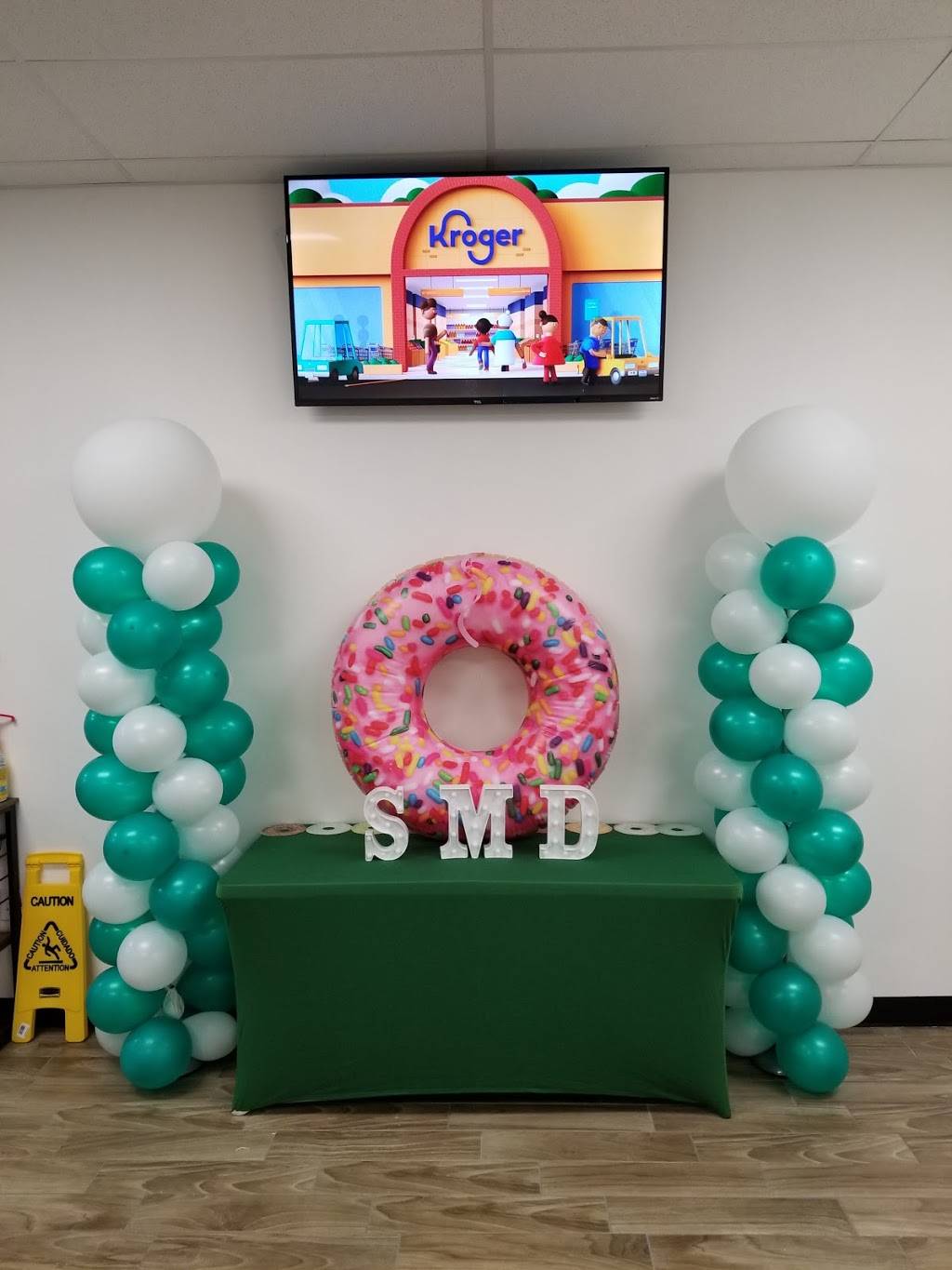 Southern Maid Donuts | restaurant | 21117 North Fwy # 200, Spring, TX 77388, USA | 8322996094 OR +1 832-299-6094