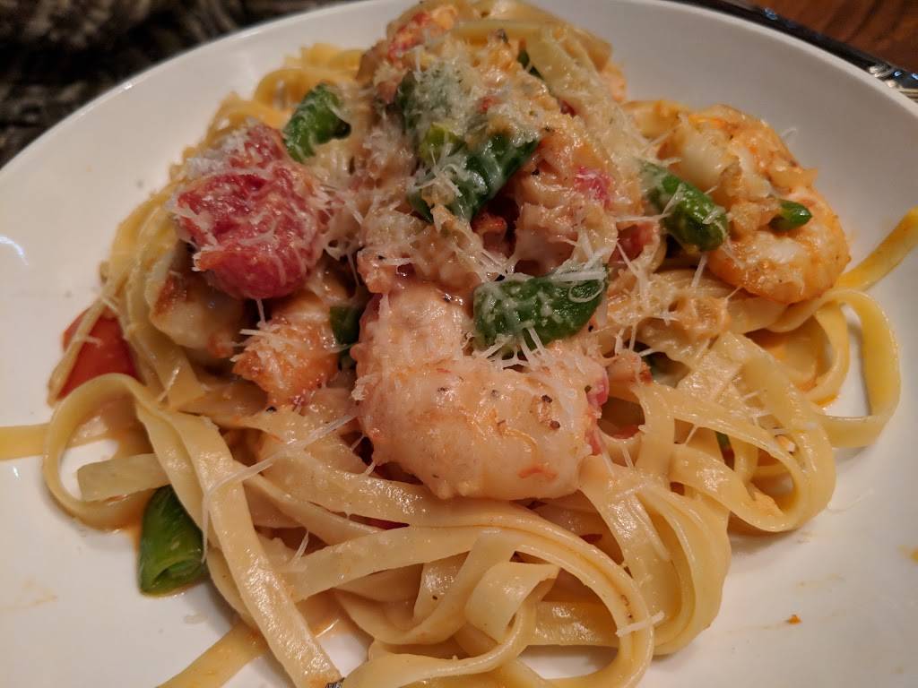 Burtons Grill & Bar | restaurant | 21434 Epicerie Plaza, Sterling, VA 20164, USA | 5716655700 OR +1 571-665-5700