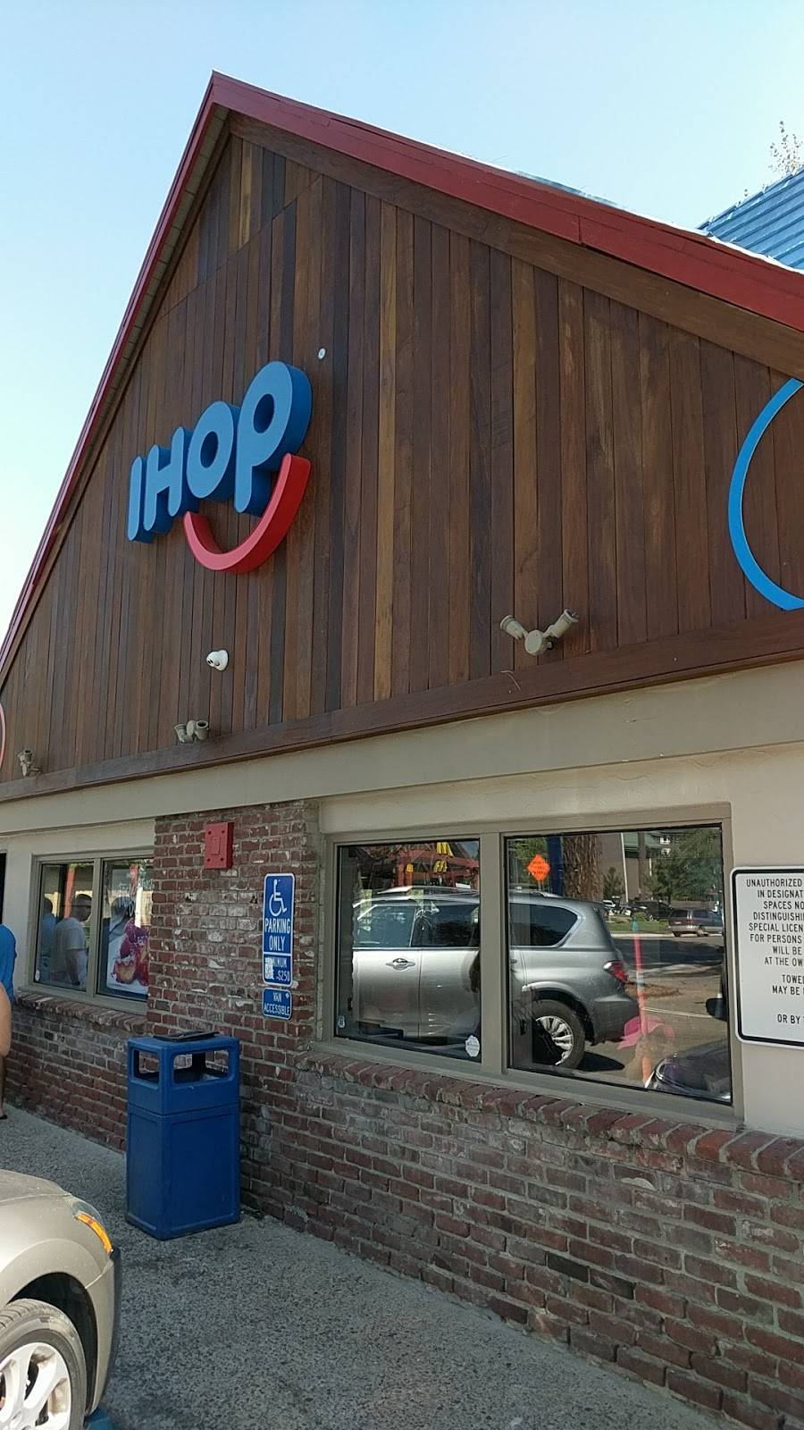 IHOP | bakery | 3730 Lake Tahoe Blvd, South Lake Tahoe, CA 96150, USA | 5305444880 OR +1 530-544-4880