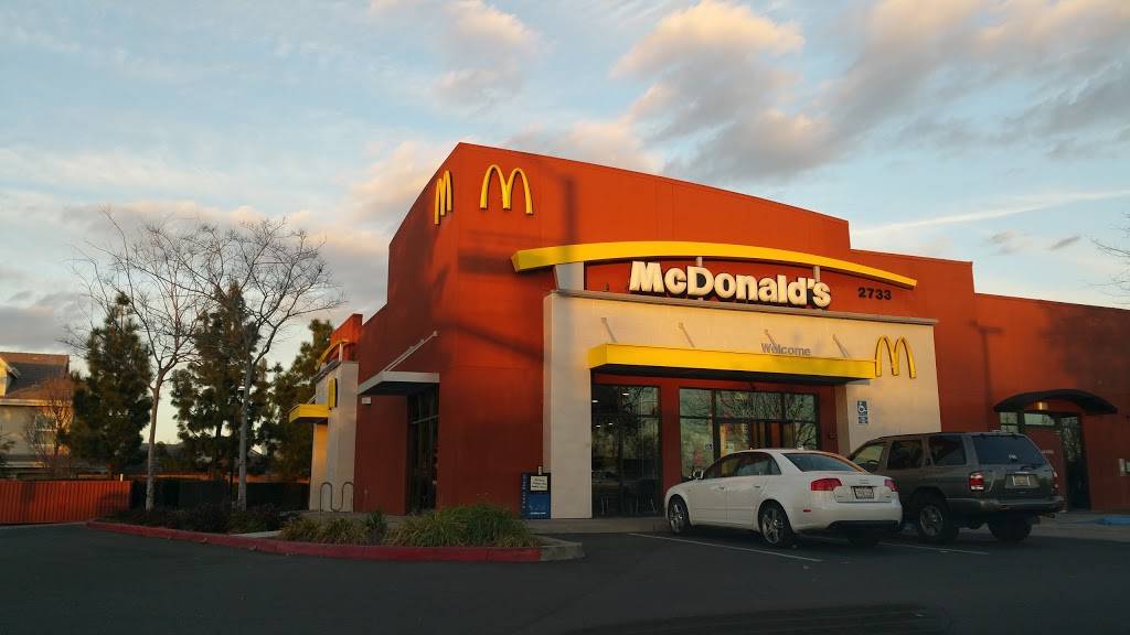 McDonalds | cafe | 2733 Elk Grove Blvd, Elk Grove, CA 95758, USA | 9164789245 OR +1 916-478-9245
