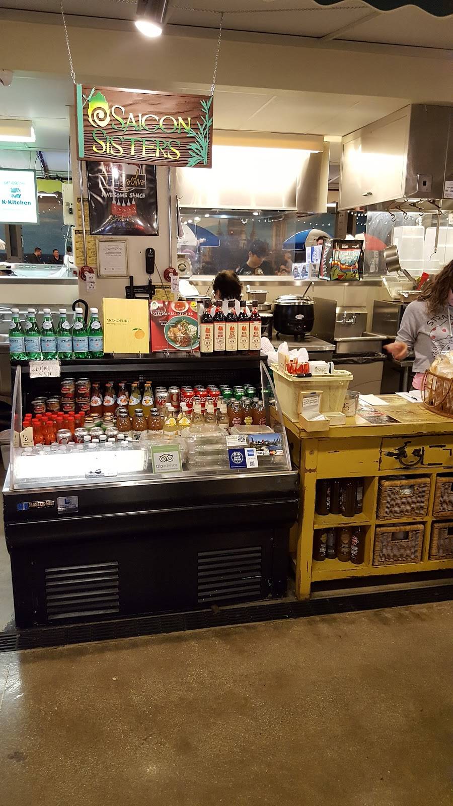 Saigon Sisters (French Market) | restaurant | 131 N Clinton St, Chicago, IL 60661, USA | 3124960094 OR +1 312-496-0094