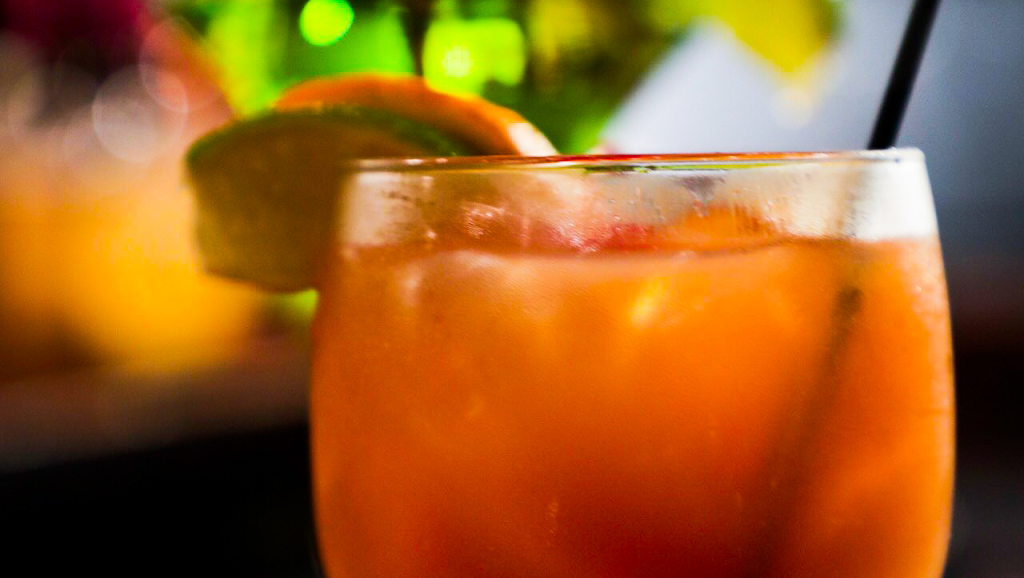 Maison Martinique Fine Dining | restaurant | 1603 Ocean Dr, Vero Beach, FL 32963, USA | 7722317299 OR +1 772-231-7299