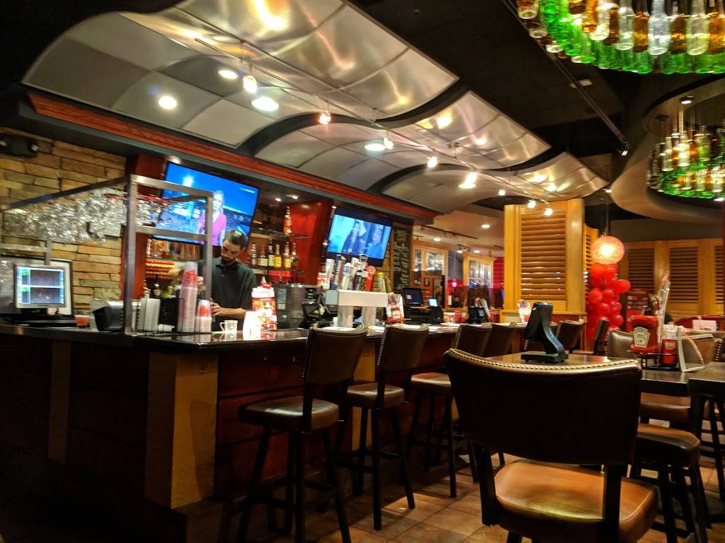 Red Robin Gourmet Burgers and Brews | restaurant | 6795 S Cornerstar Way, Aurora, CO 80016, USA | 3036932265 OR +1 303-693-2265