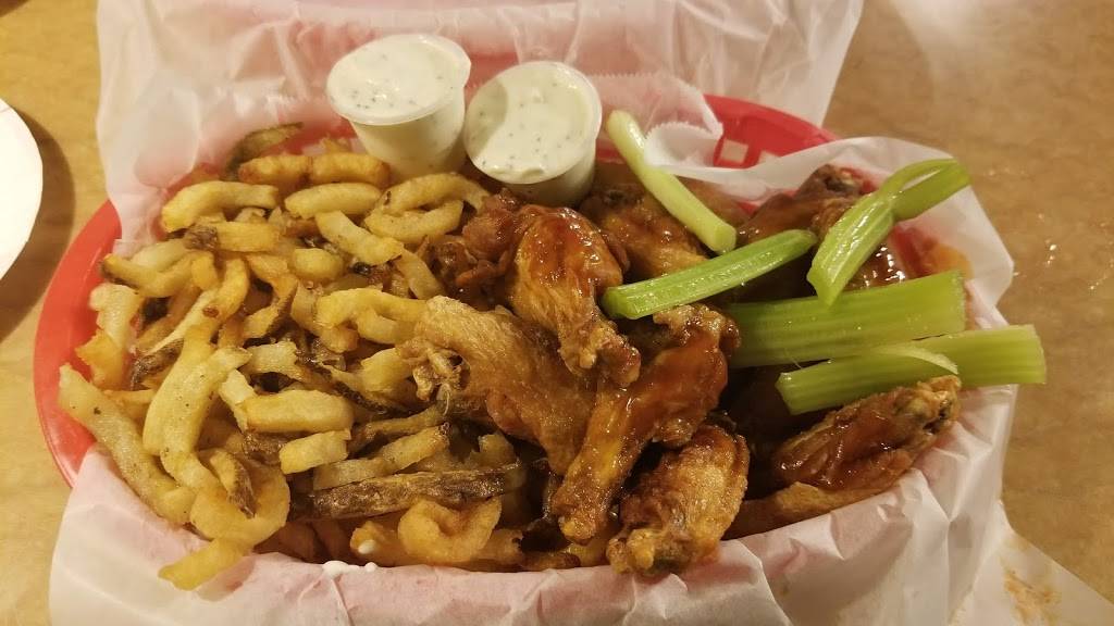 Flyers Wings & Grill | restaurant | 5621 W Colonial Dr, Orlando, FL 32808, USA | 4072979464 OR +1 407-297-9464