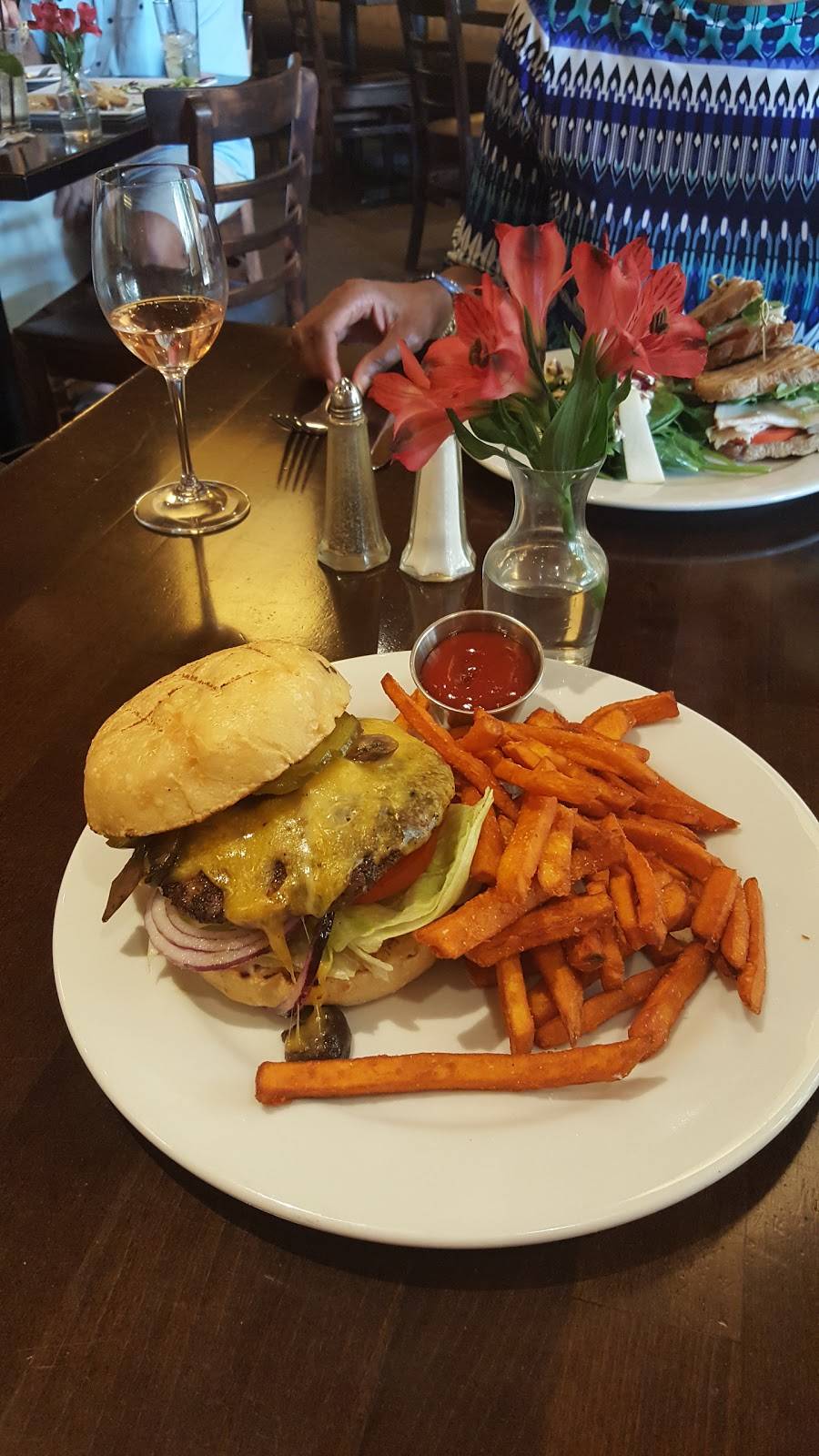 Matteos Pizza & Bistro | restaurant | 5132 Arden Way, Carmichael, CA 95608, USA | 9167790727 OR +1 916-779-0727